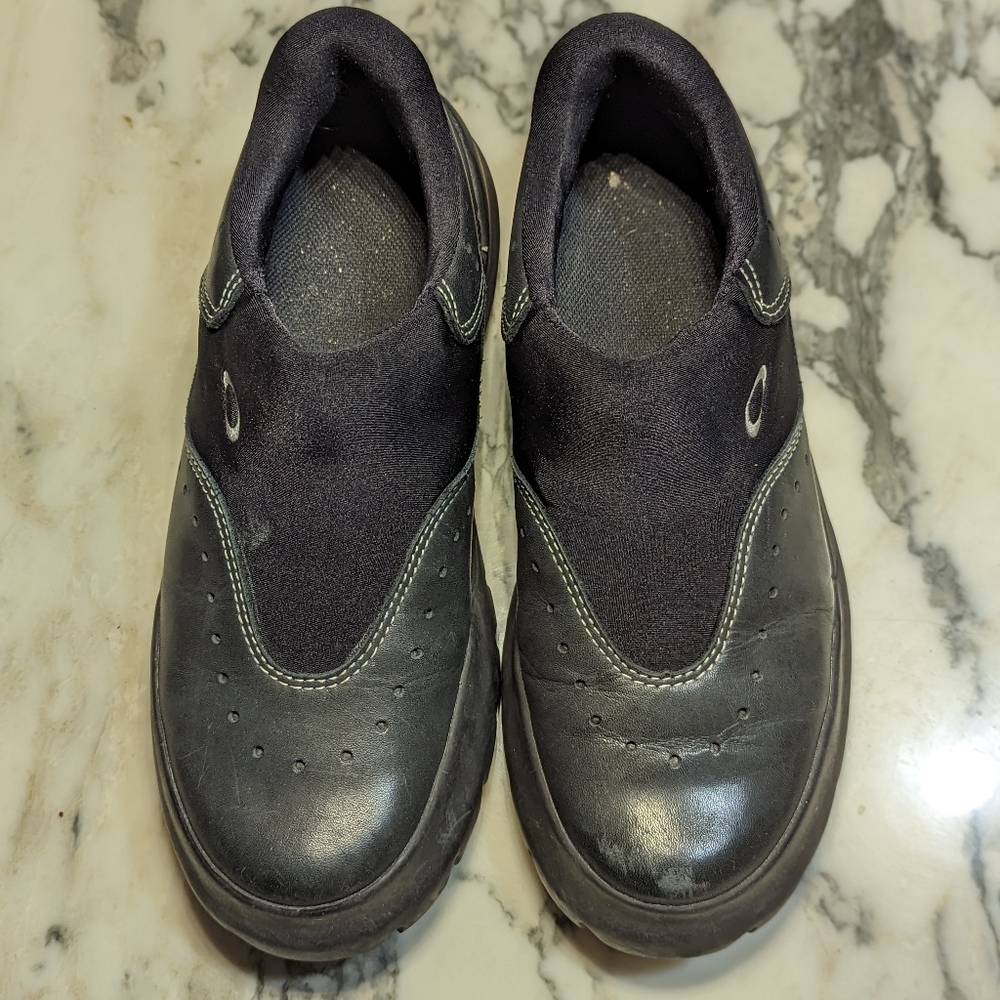 Men's Oakley Slip Ons -- Black, Size 8